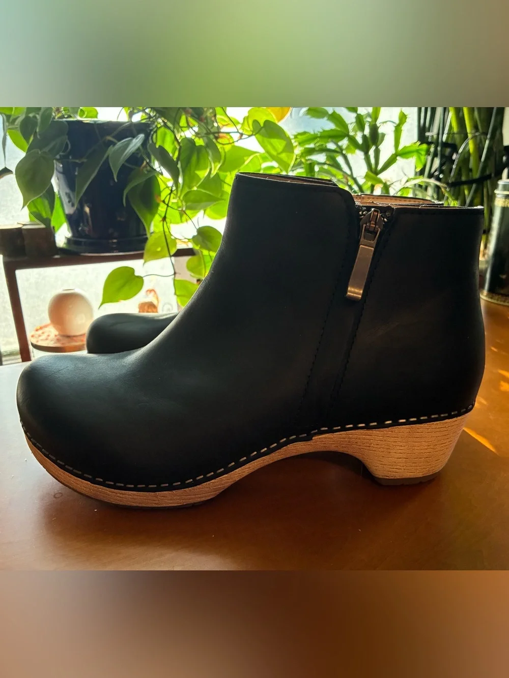 Dansko sleek black